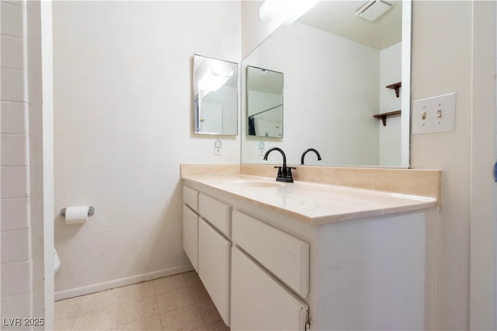 5881 Arandas, Las Vegas, NV 89103