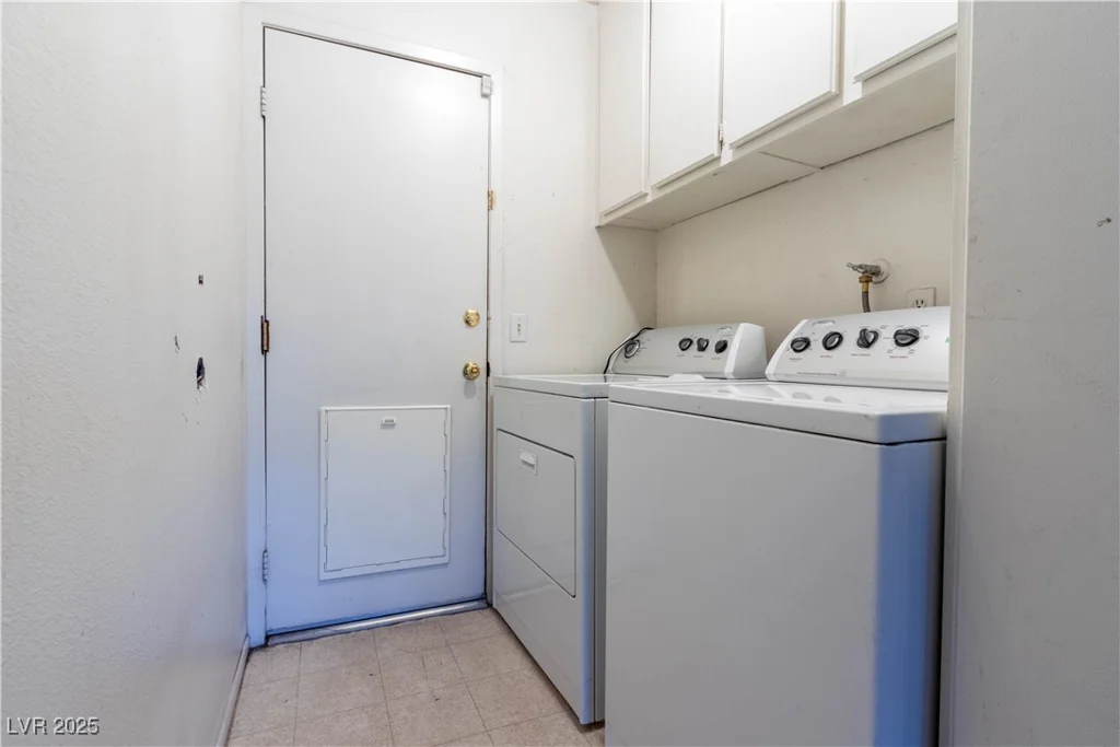 5881 Arandas, Las Vegas, NV 89103