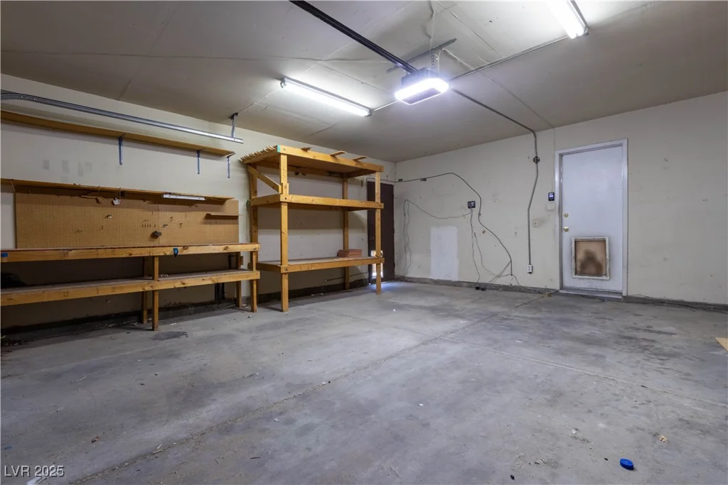5881 Arandas, Las Vegas, NV 89103