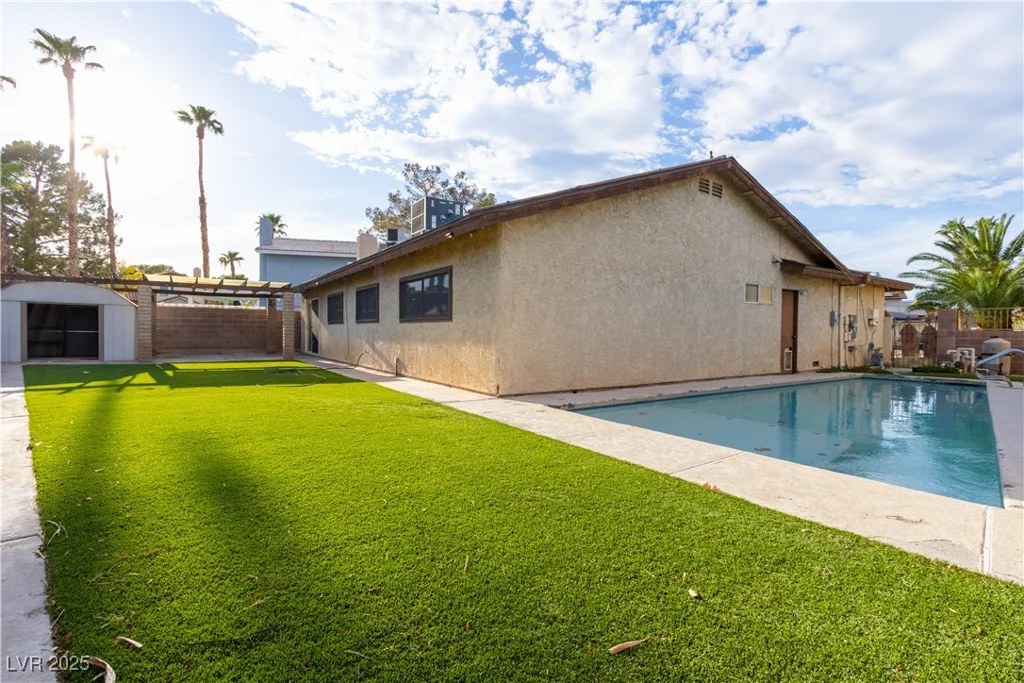 5881 Arandas, Las Vegas, NV 89103