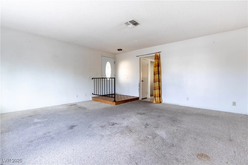 5881 Arandas, Las Vegas, NV 89103