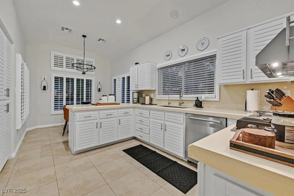 5035 Shoal Creek, Las Vegas, NV 89113