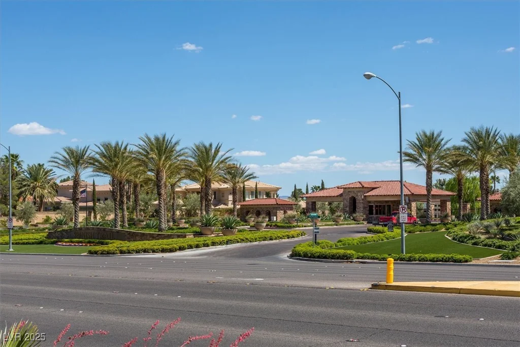5035 Shoal Creek, Las Vegas, NV 89113