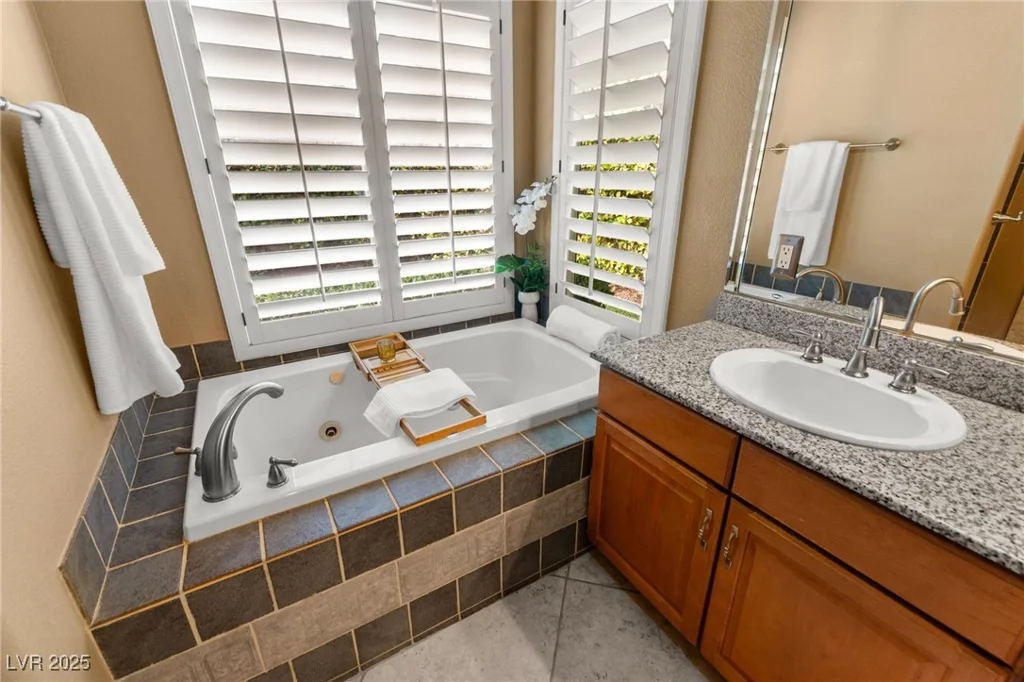 9608 Bottle Creek, Las Vegas, NV 89117