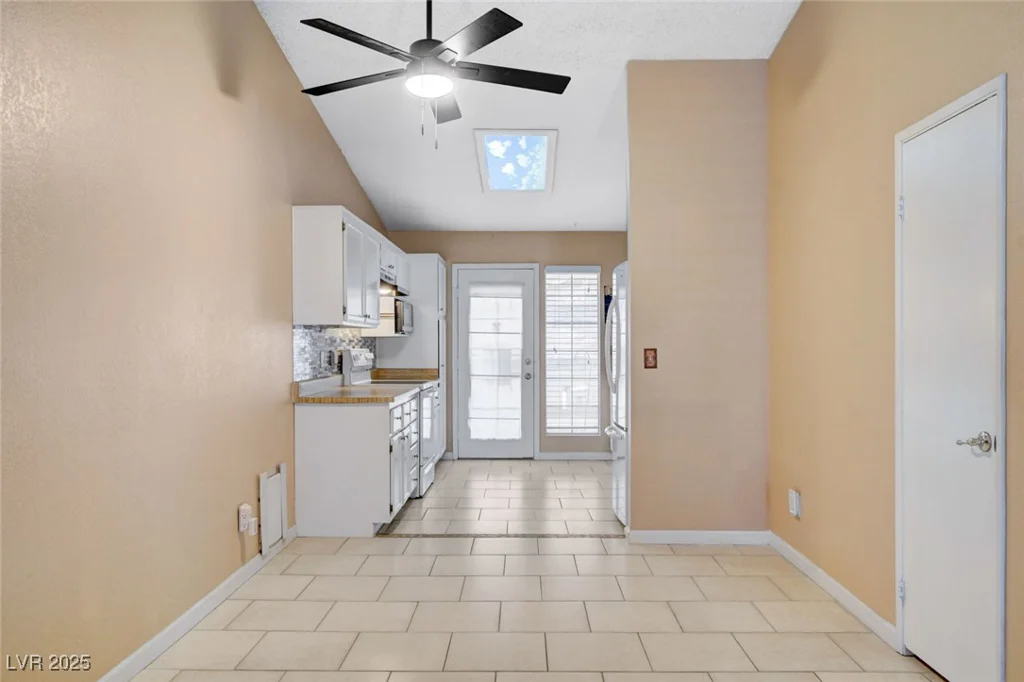 621 Jonathan Glen, Las Vegas, NV 89145