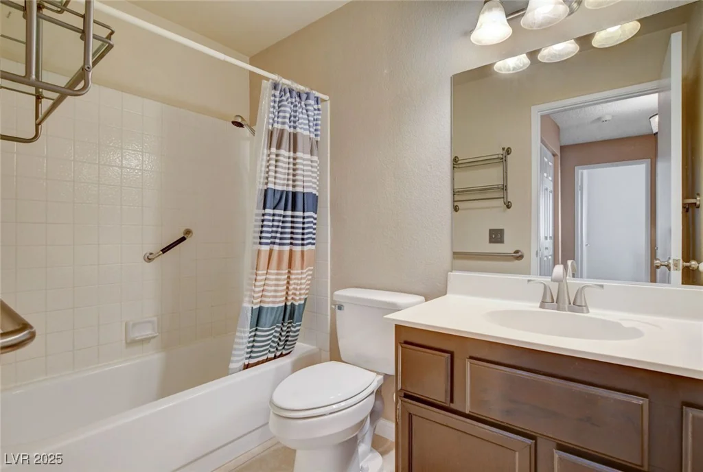 621 Jonathan Glen, Las Vegas, NV 89145
