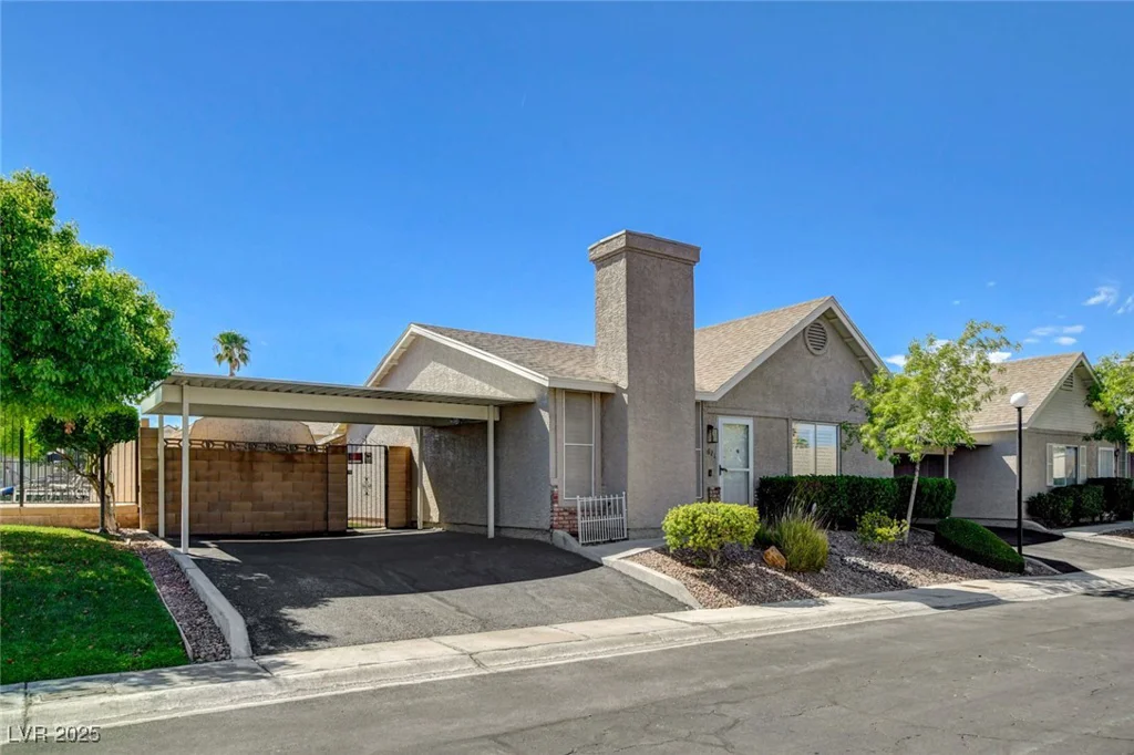 621 Jonathan Glen, Las Vegas, NV 89145