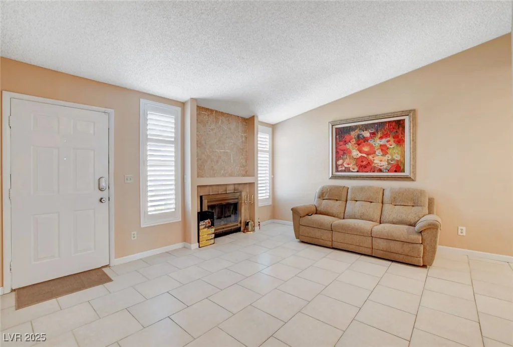 621 Jonathan Glen, Las Vegas, NV 89145