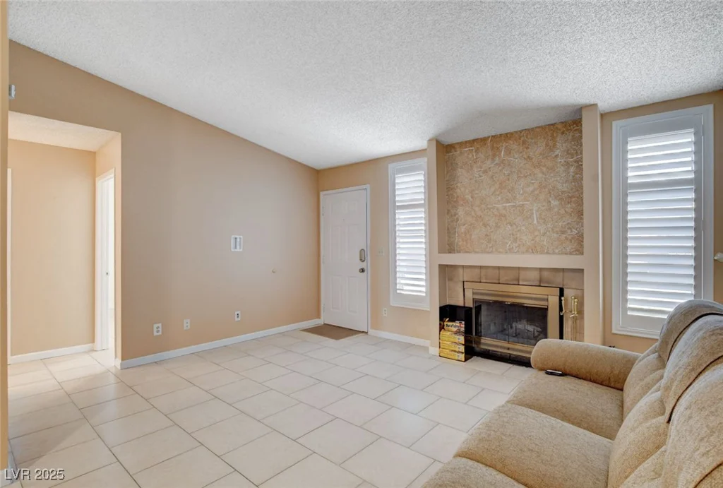 621 Jonathan Glen, Las Vegas, NV 89145