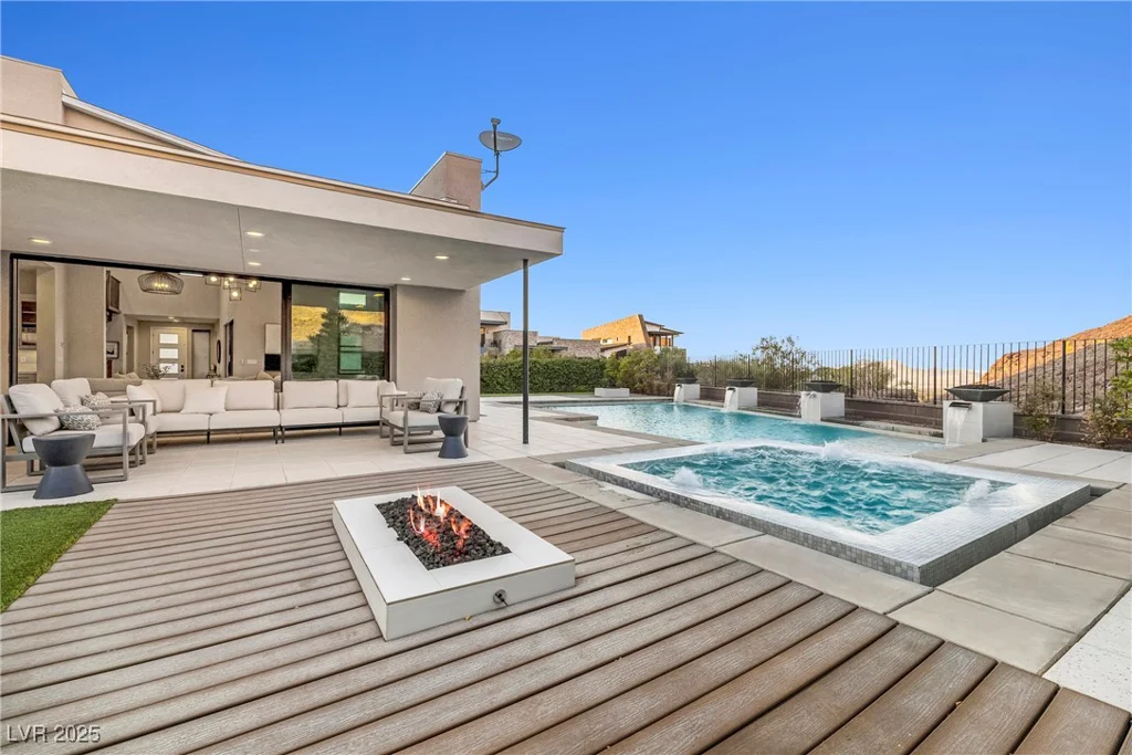 2183 Skyline Heights, Henderson, NV 89052