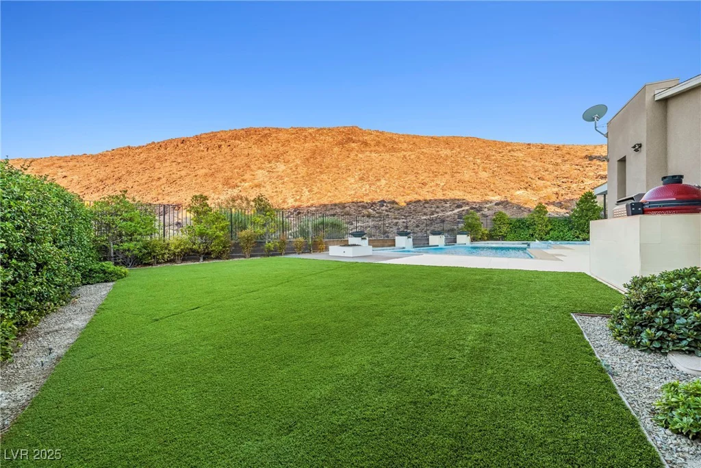 2183 Skyline Heights, Henderson, NV 89052