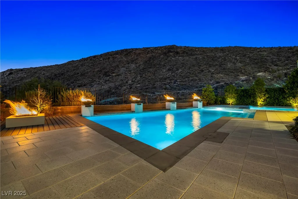 2183 Skyline Heights, Henderson, NV 89052