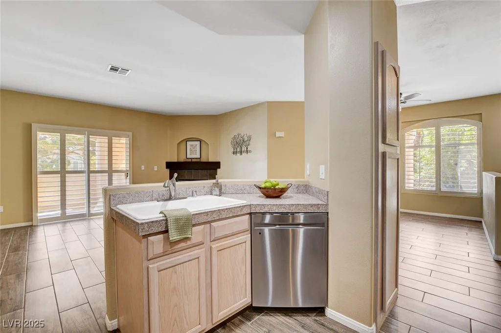 2050 Warm Springs, Henderson, NV 89014