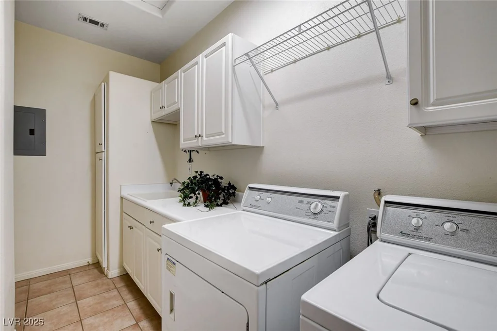 2050 Warm Springs, Henderson, NV 89014