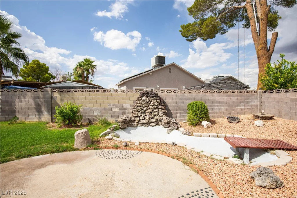 7112 Michael Collins, Las Vegas, NV 89145