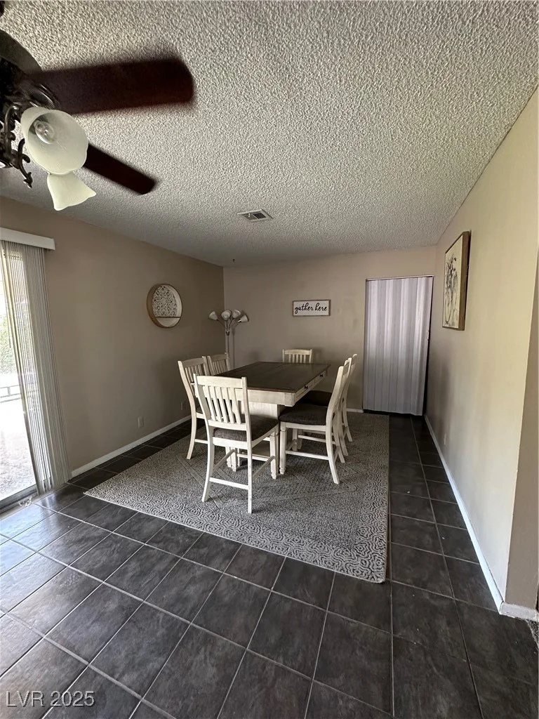 866 Palmerston, Las Vegas, NV 89110