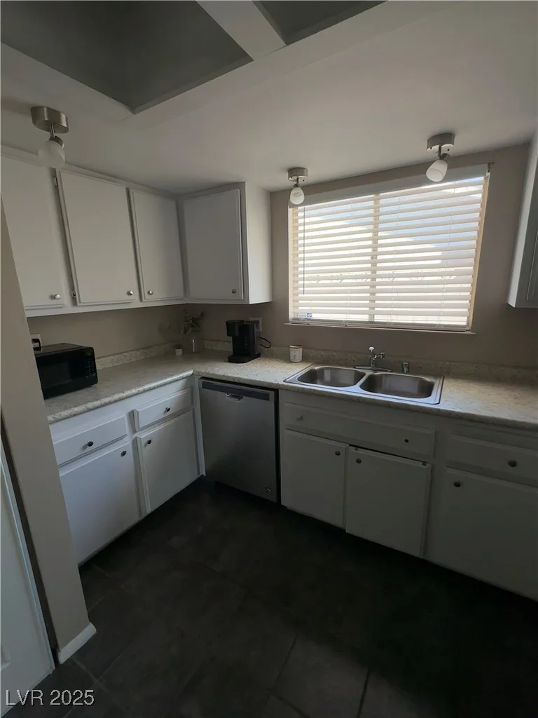 866 Palmerston, Las Vegas, NV 89110