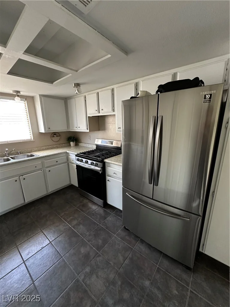 866 Palmerston, Las Vegas, NV 89110
