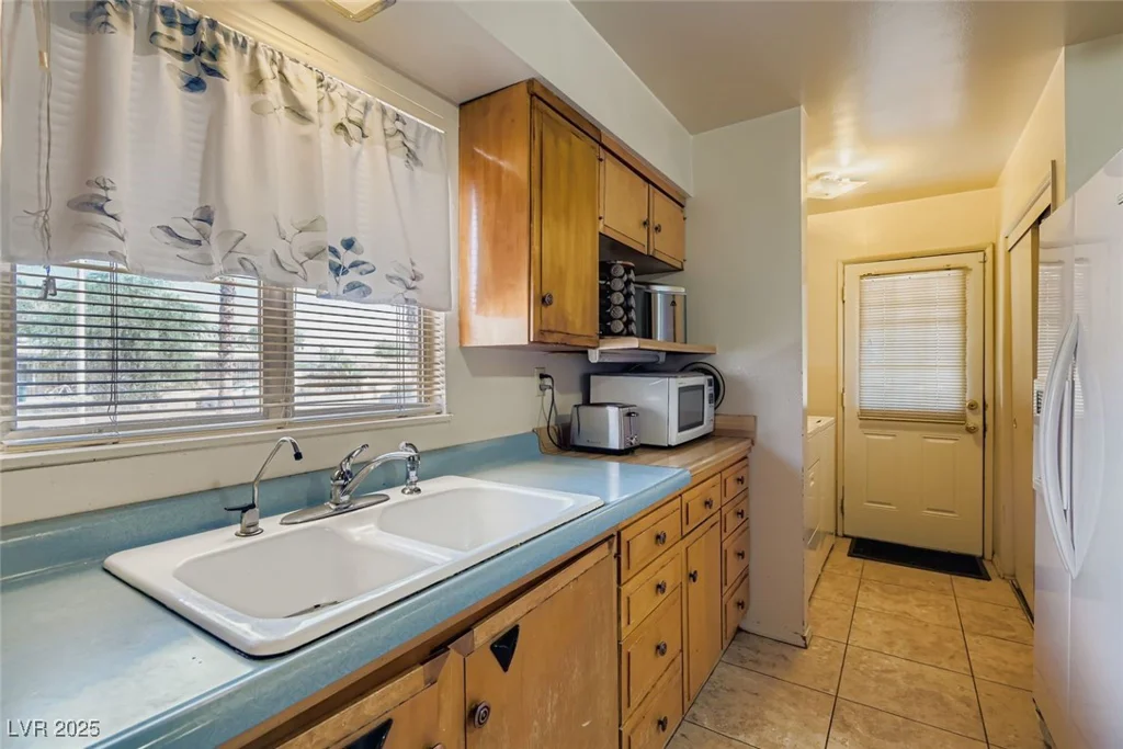 4117 El Cederal, Las Vegas, NV 89102