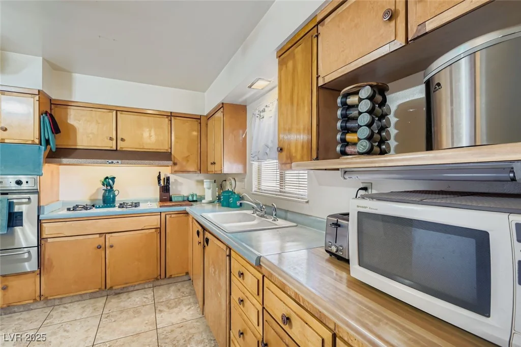 4117 El Cederal, Las Vegas, NV 89102