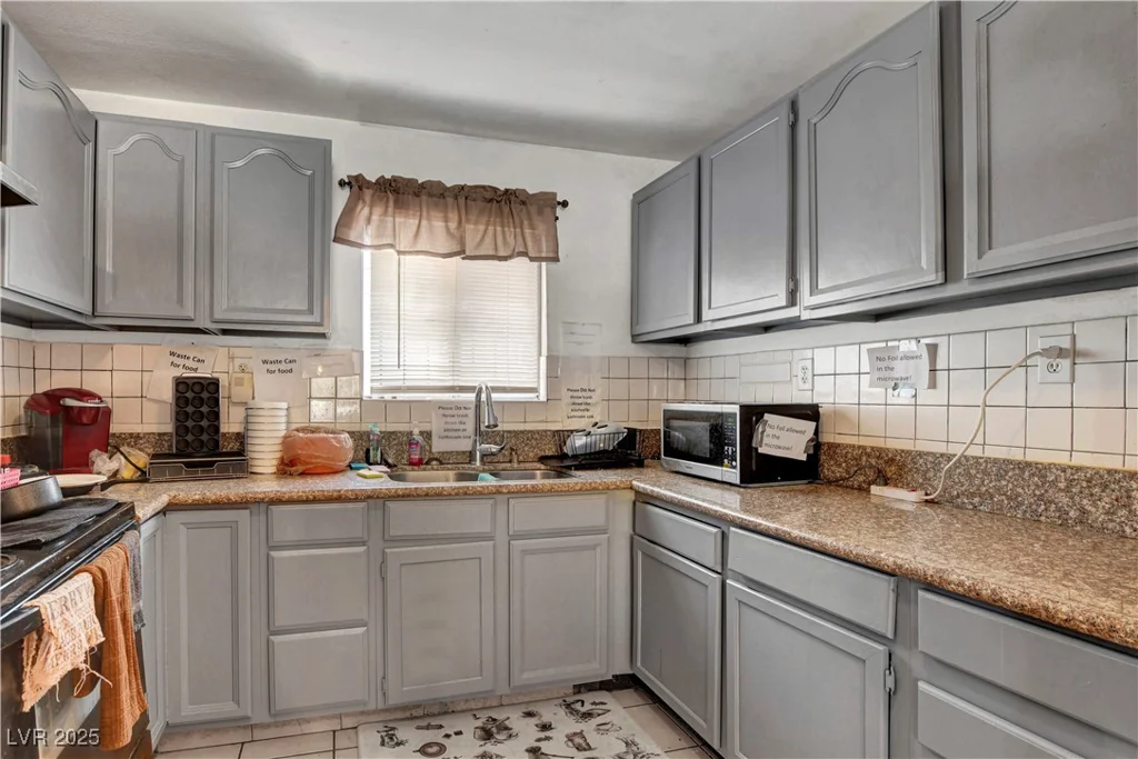 4805 Cincinnati, Las Vegas, NV 89104