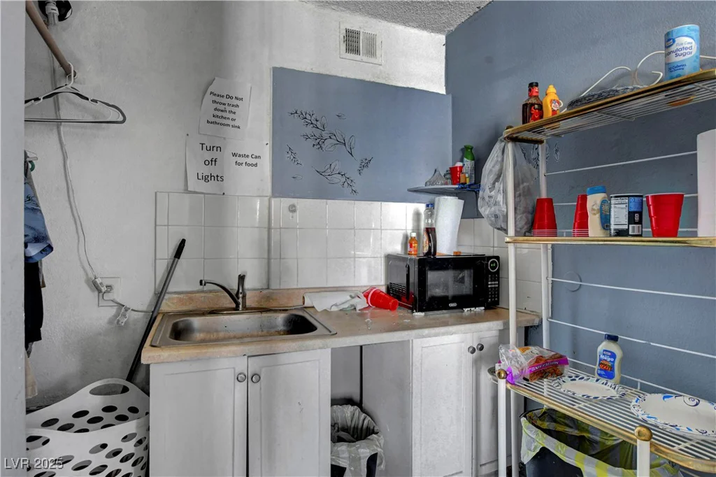 4805 Cincinnati, Las Vegas, NV 89104