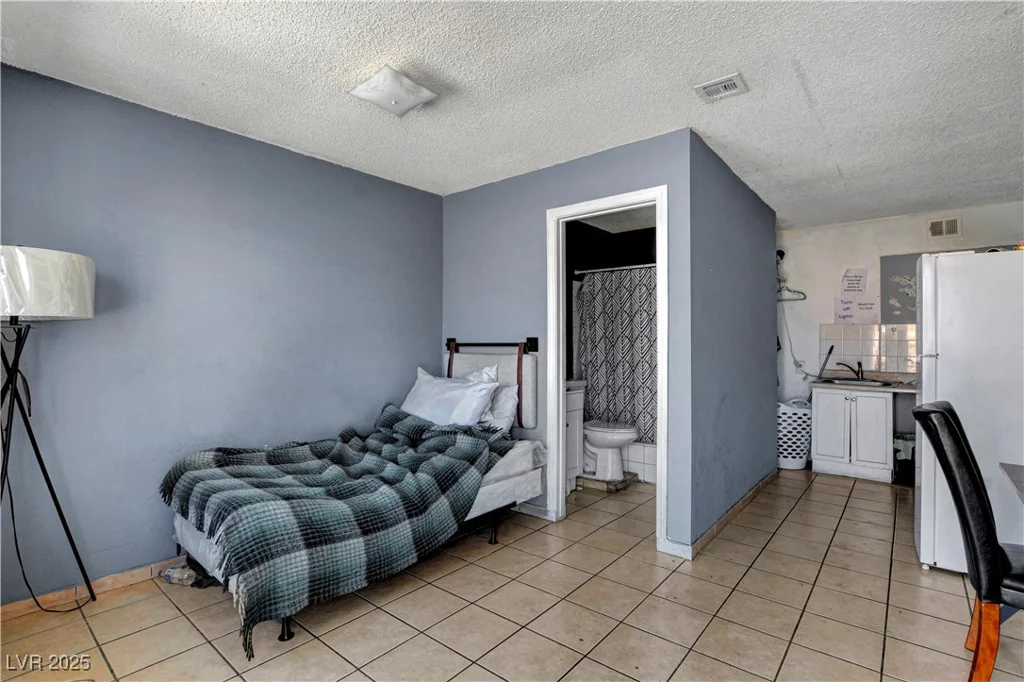 4805 Cincinnati, Las Vegas, NV 89104