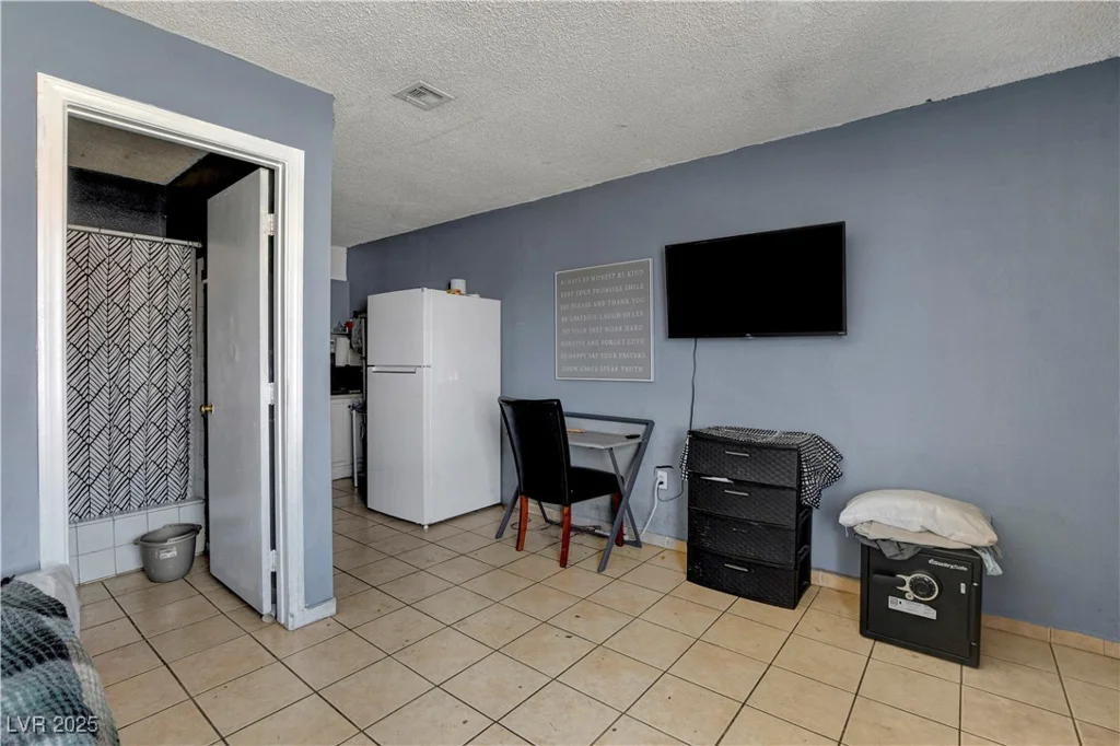 4805 Cincinnati, Las Vegas, NV 89104