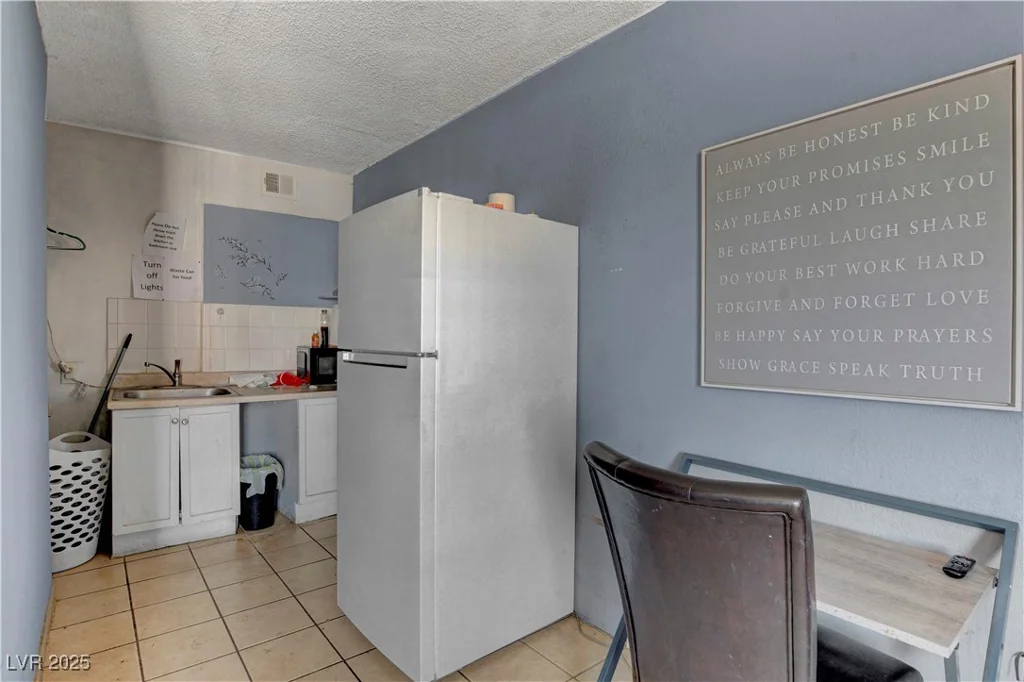 4805 Cincinnati, Las Vegas, NV 89104