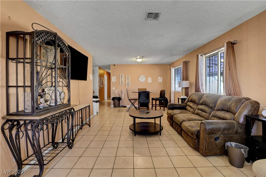 4805 Cincinnati, Las Vegas, NV 89104