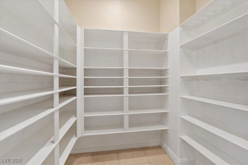 5975 Campbell, Las Vegas, NV 89149