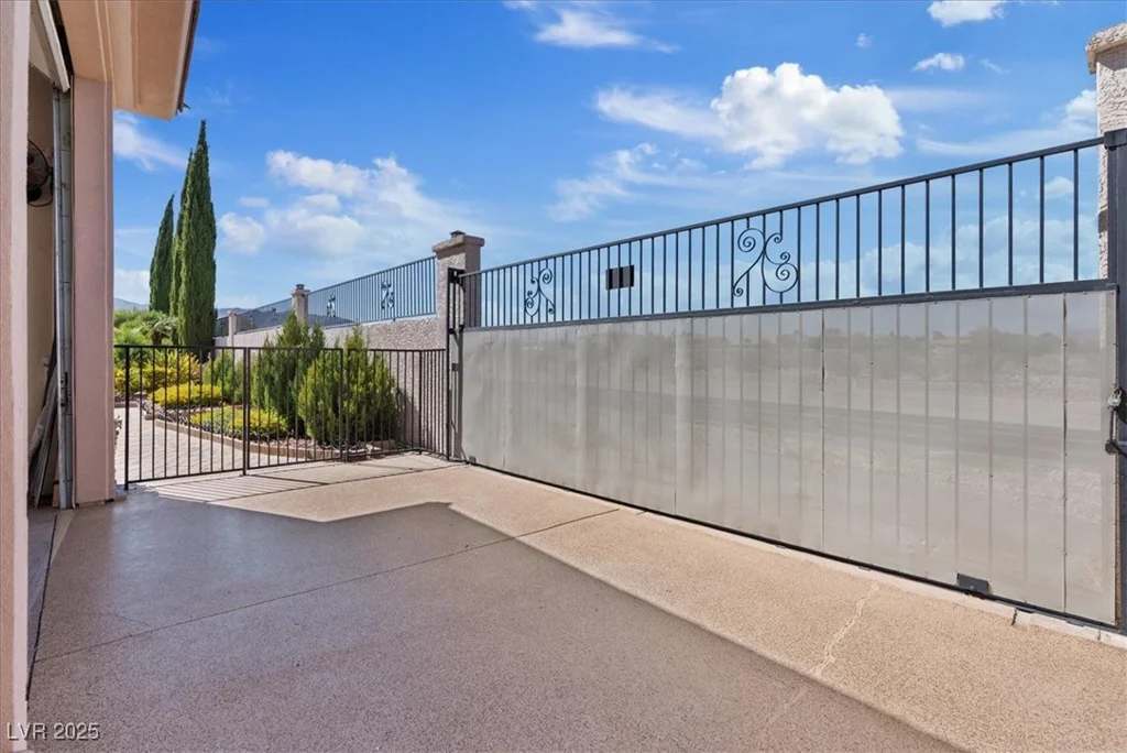 5975 Campbell, Las Vegas, NV 89149