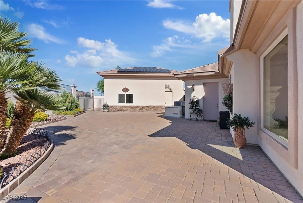 5975 Campbell, Las Vegas, NV 89149