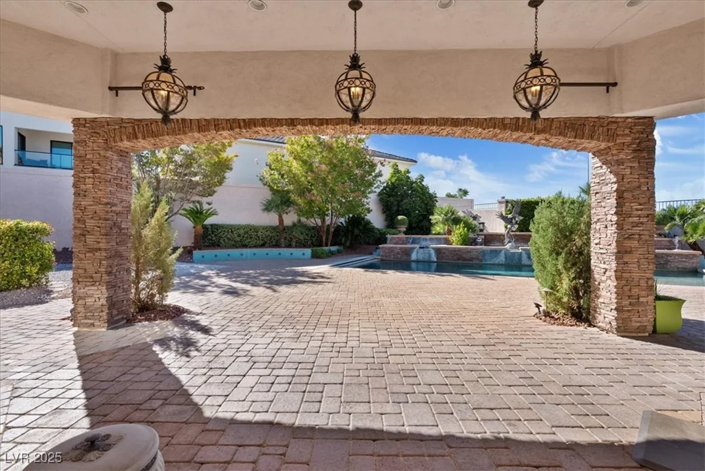5975 Campbell, Las Vegas, NV 89149
