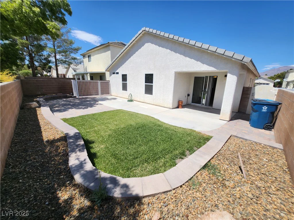 4913 Royal Lake, Las Vegas, NV 89131