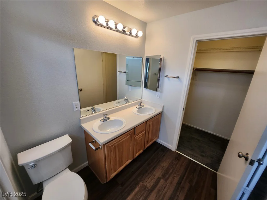 4913 Royal Lake, Las Vegas, NV 89131