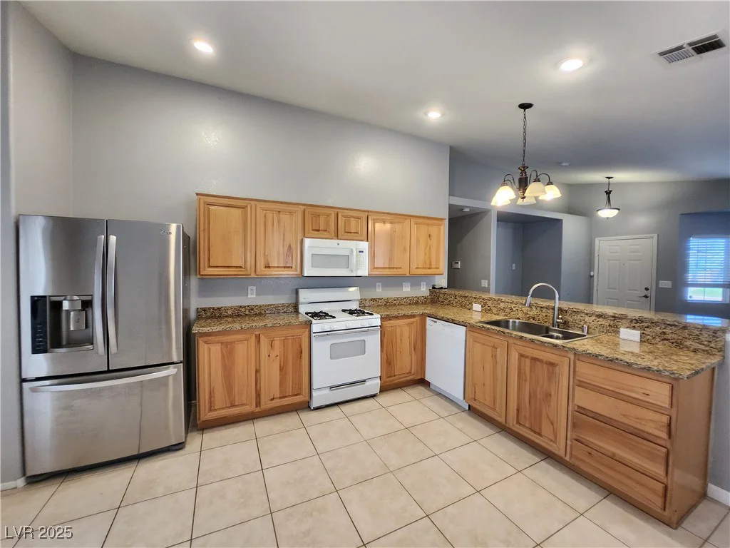 4913 Royal Lake, Las Vegas, NV 89131