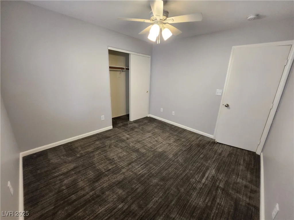 4913 Royal Lake, Las Vegas, NV 89131