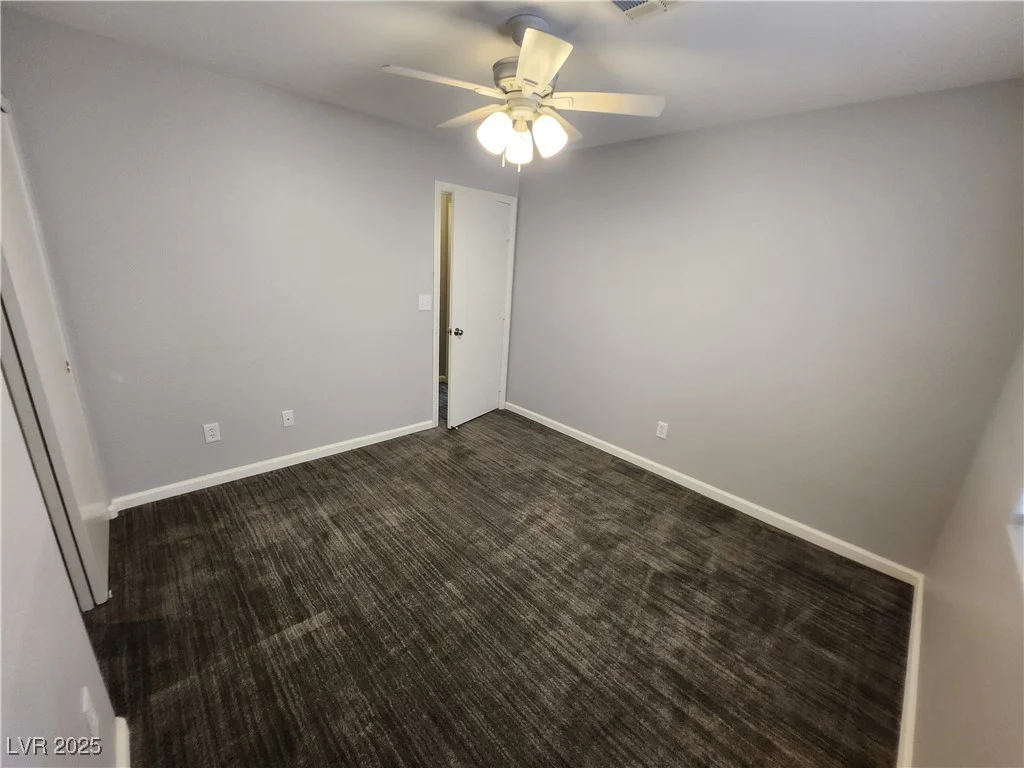 4913 Royal Lake, Las Vegas, NV 89131