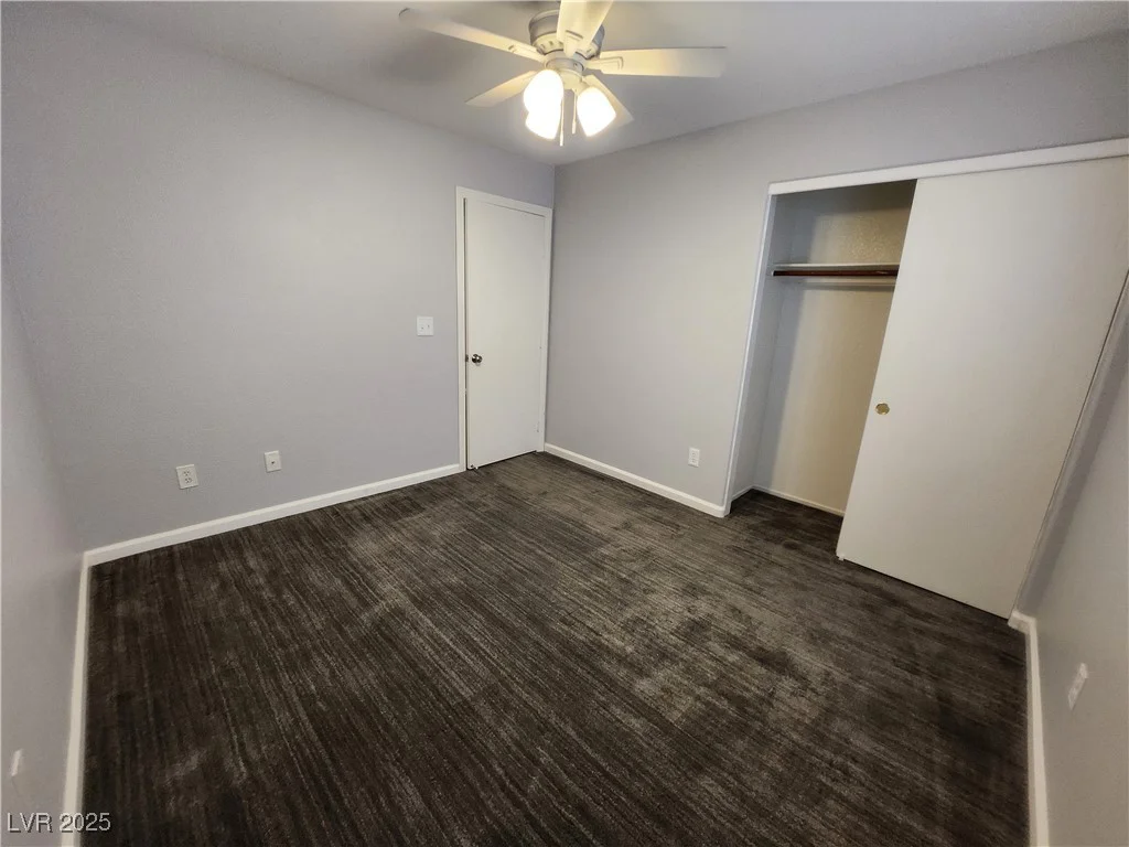 4913 Royal Lake, Las Vegas, NV 89131