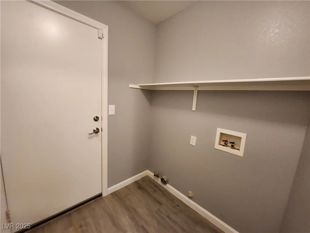 4913 Royal Lake, Las Vegas, NV 89131
