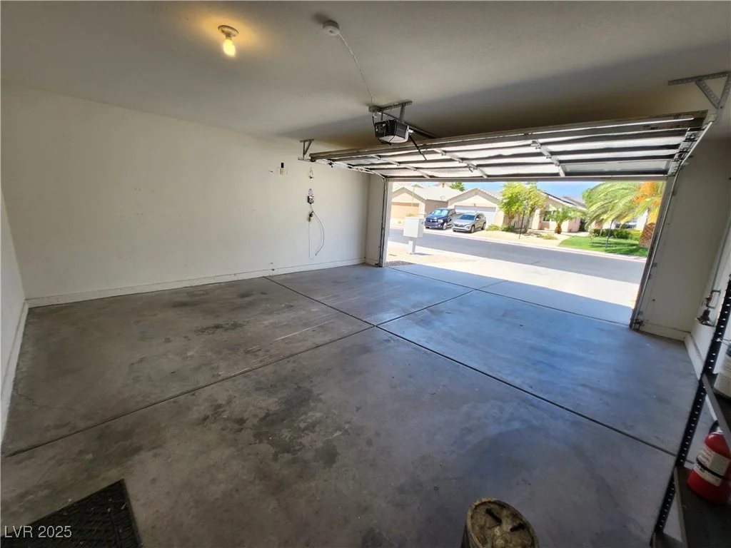 4913 Royal Lake, Las Vegas, NV 89131