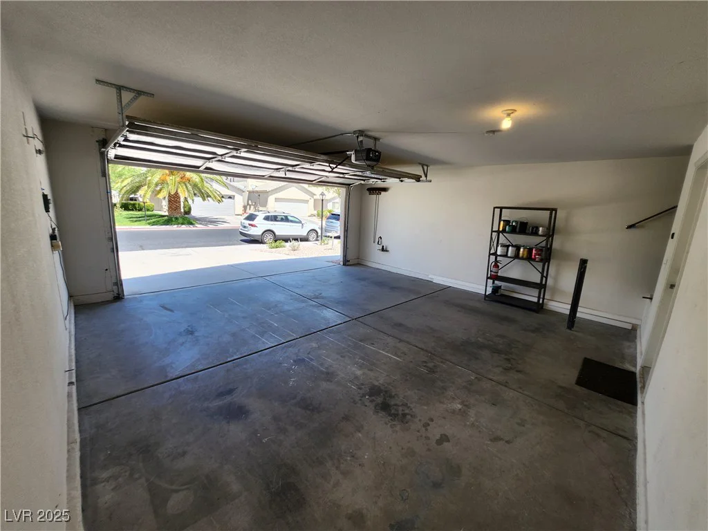 4913 Royal Lake, Las Vegas, NV 89131