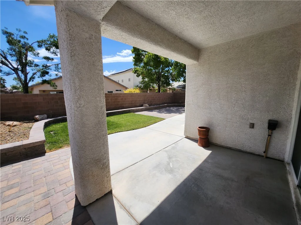 4913 Royal Lake, Las Vegas, NV 89131