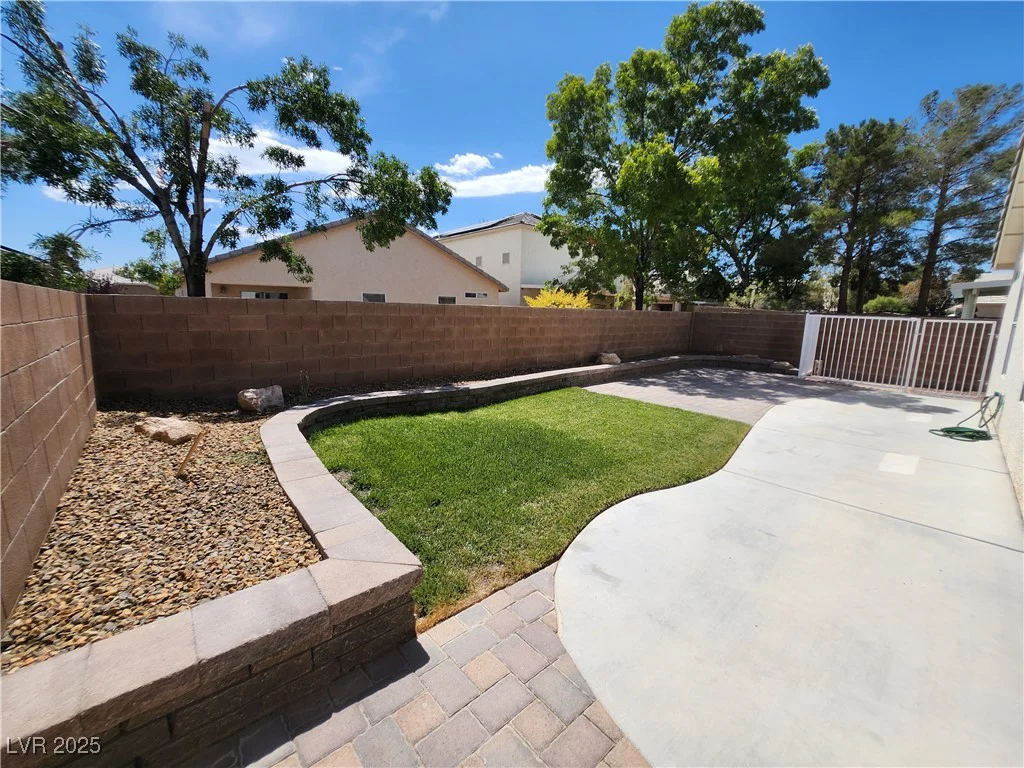 4913 Royal Lake, Las Vegas, NV 89131