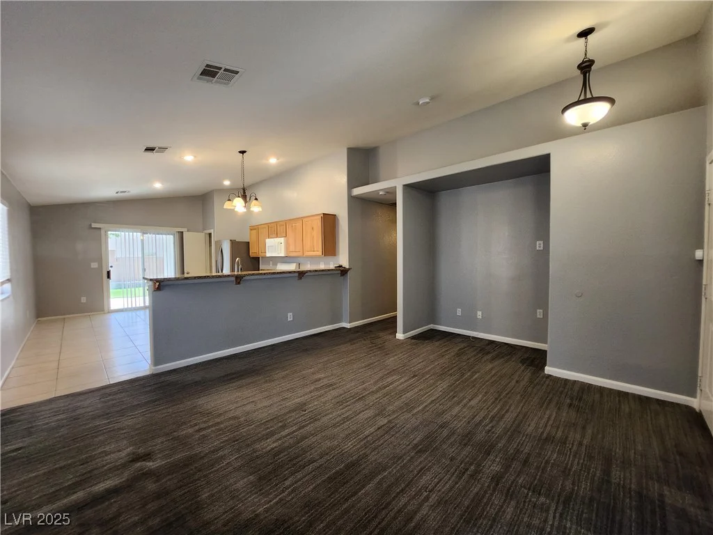 4913 Royal Lake, Las Vegas, NV 89131