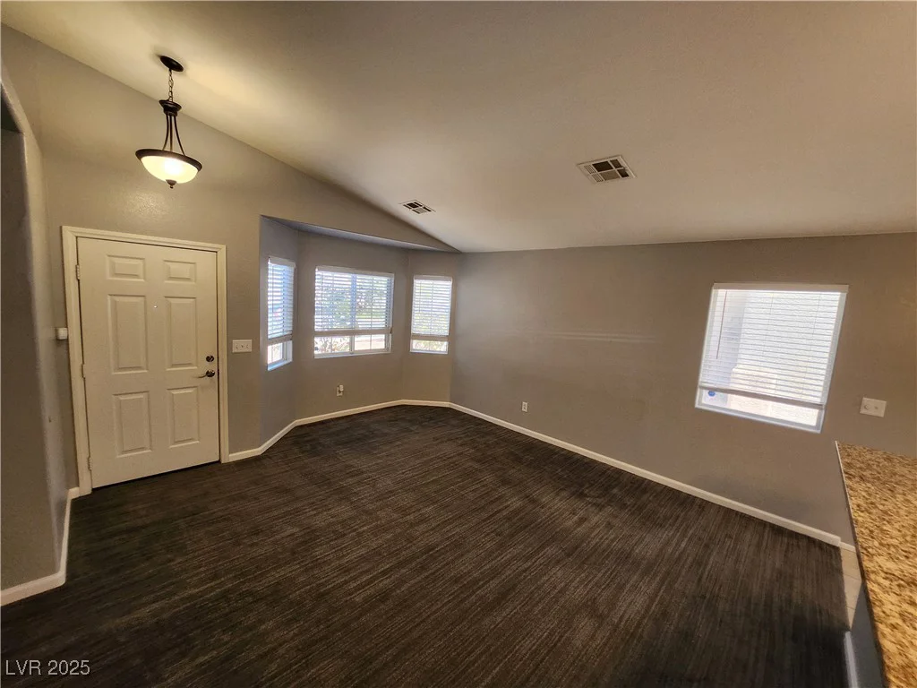 4913 Royal Lake, Las Vegas, NV 89131