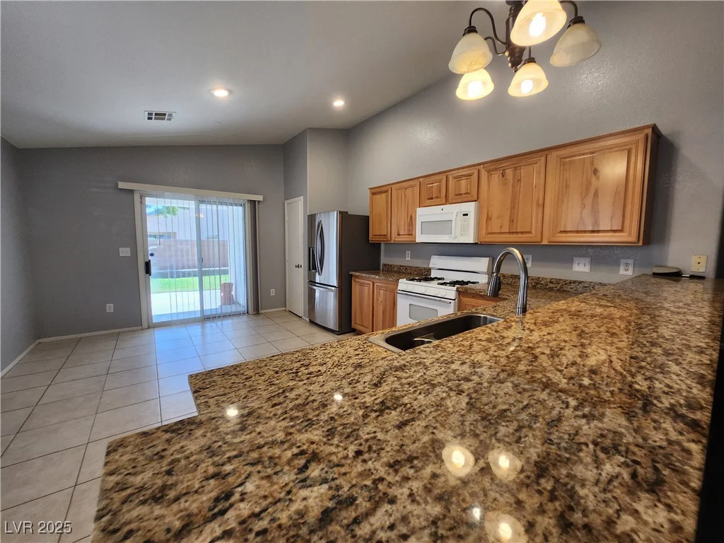 4913 Royal Lake, Las Vegas, NV 89131