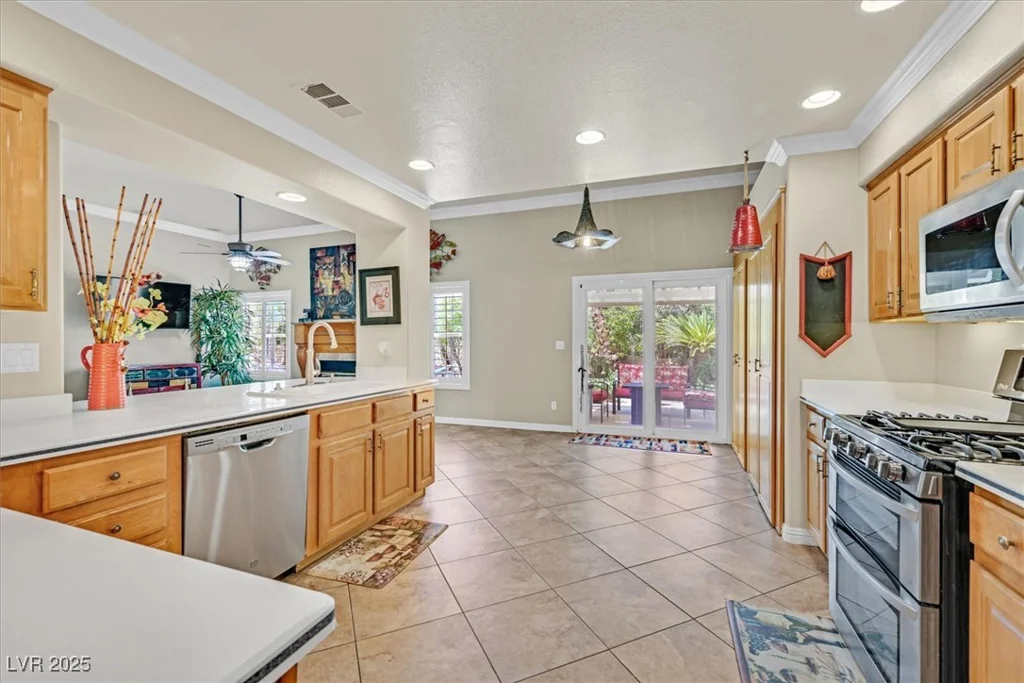 5100 Elm Grove, Las Vegas, NV 89130
