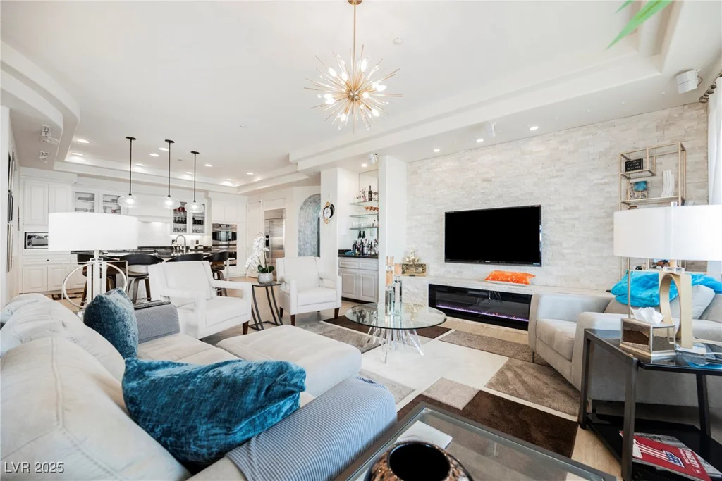 9213 Las Manaitas, Las Vegas, NV 89144